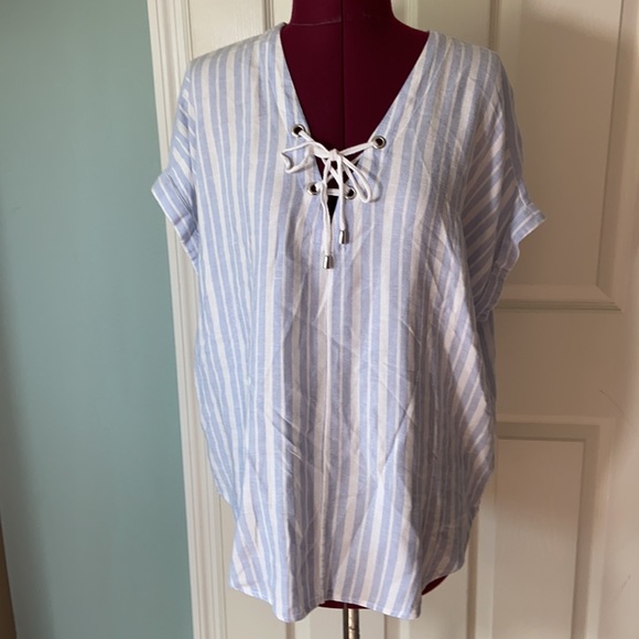Like new Rails Jeri Linen Blend Blue & White Stripe Top - Picture 10 of 15